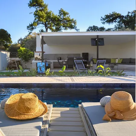 Villa Hideaway *