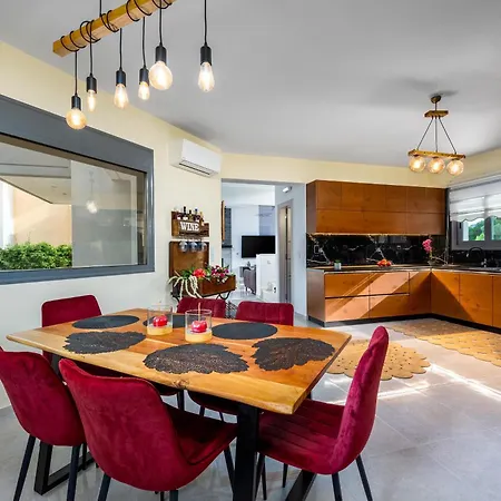 Hideaway Villa Jaliszósz