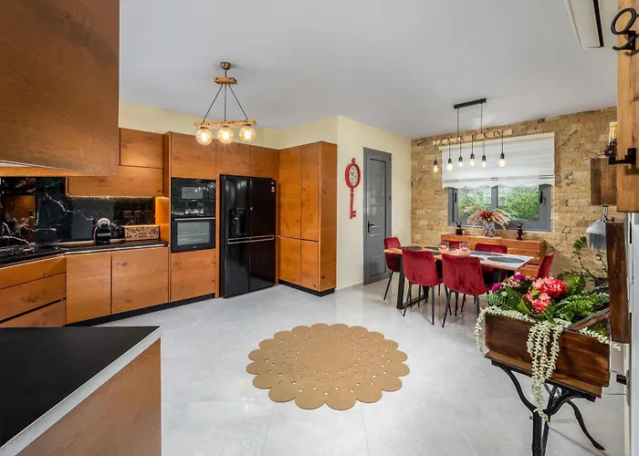 Villa Hideaway Jaliszósz